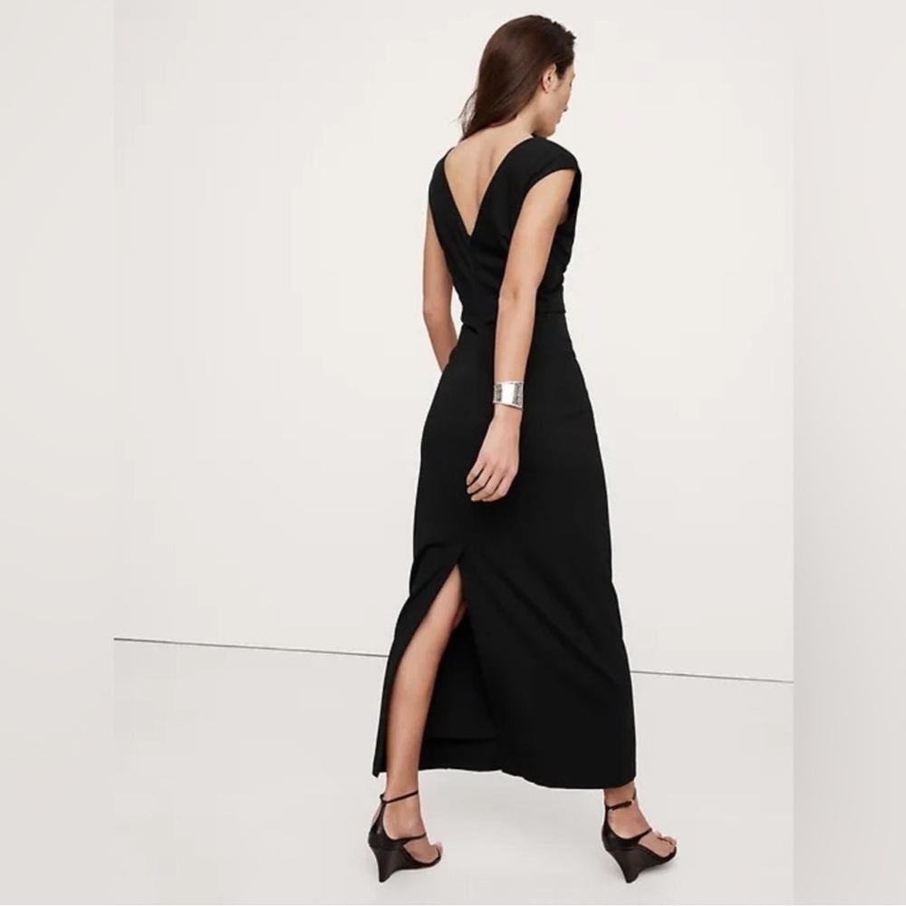 NWT! Banana Republic Black Lightweight Ponte Bias-Cut Maxi Dress - 659298 ⌛️
